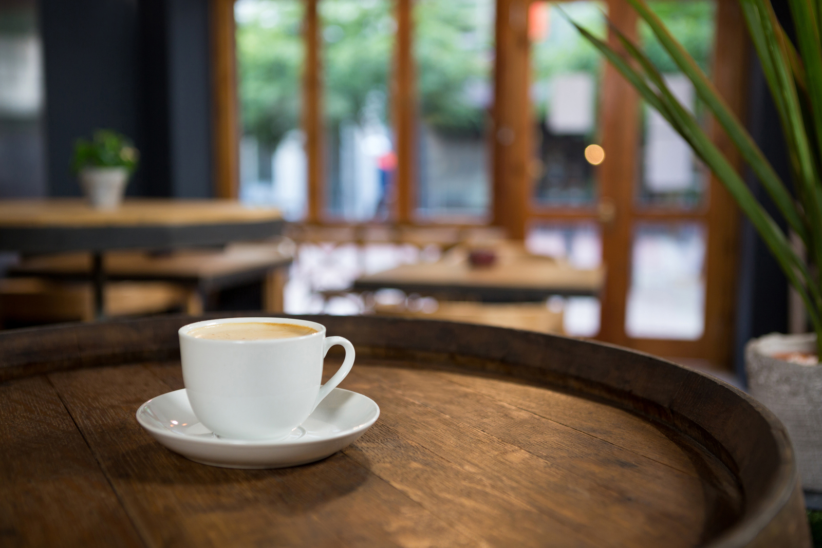 stolik kawowy drewniany